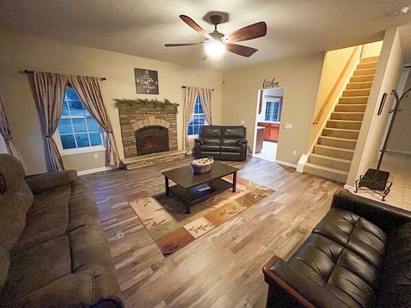 Living area - Country Echoes of the Finger Lakes (Canandaigua)