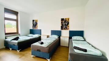 Basic Apartment | Iron/ironing board