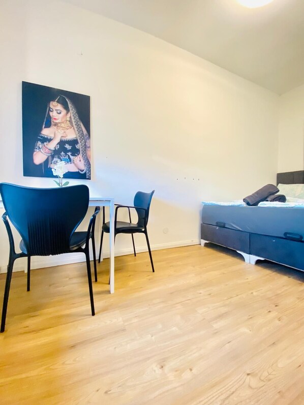 Basic-Apartment | Bügeleisen/Bügelbrett