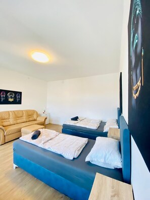 Basic-Apartment | Bügeleisen/Bügelbrett