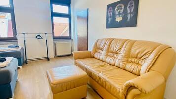 Basic Apartment | Iron/ironing board