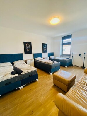 Căn hộ cơ bản | Bàn ủi/dụng cụ ủi quần áo 