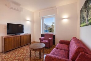 TV - Villa Cesarina-Total lake view (Brenzone sul Garda)