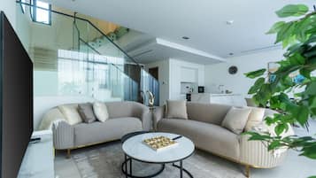 Deluxe-bæjarhús - svalir | Stofa | 55-tommu snjallsjónvarp með stafrænum rásum, Netflix.