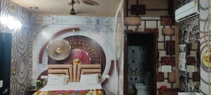 Escritorio, espacio para trabajar con un portátil, wifi gratis