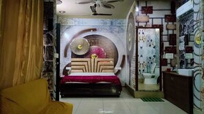 ห้องซูพีเรีย, เครื่องปรับอากาศ | โต๊ะทำงาน, พื้นที่ทำงานแบบใช้แล็ปท็อป, เตียงเสริม/เปล, Wi-Fi ฟรี