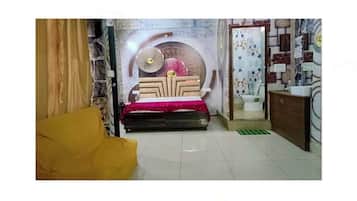 Desk, laptop workspace, rollaway beds, free WiFi