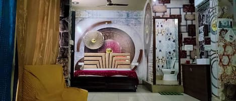 Shower, free toiletries, towels, soap