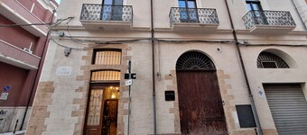 Antonio's vacation home, centrally located near station,