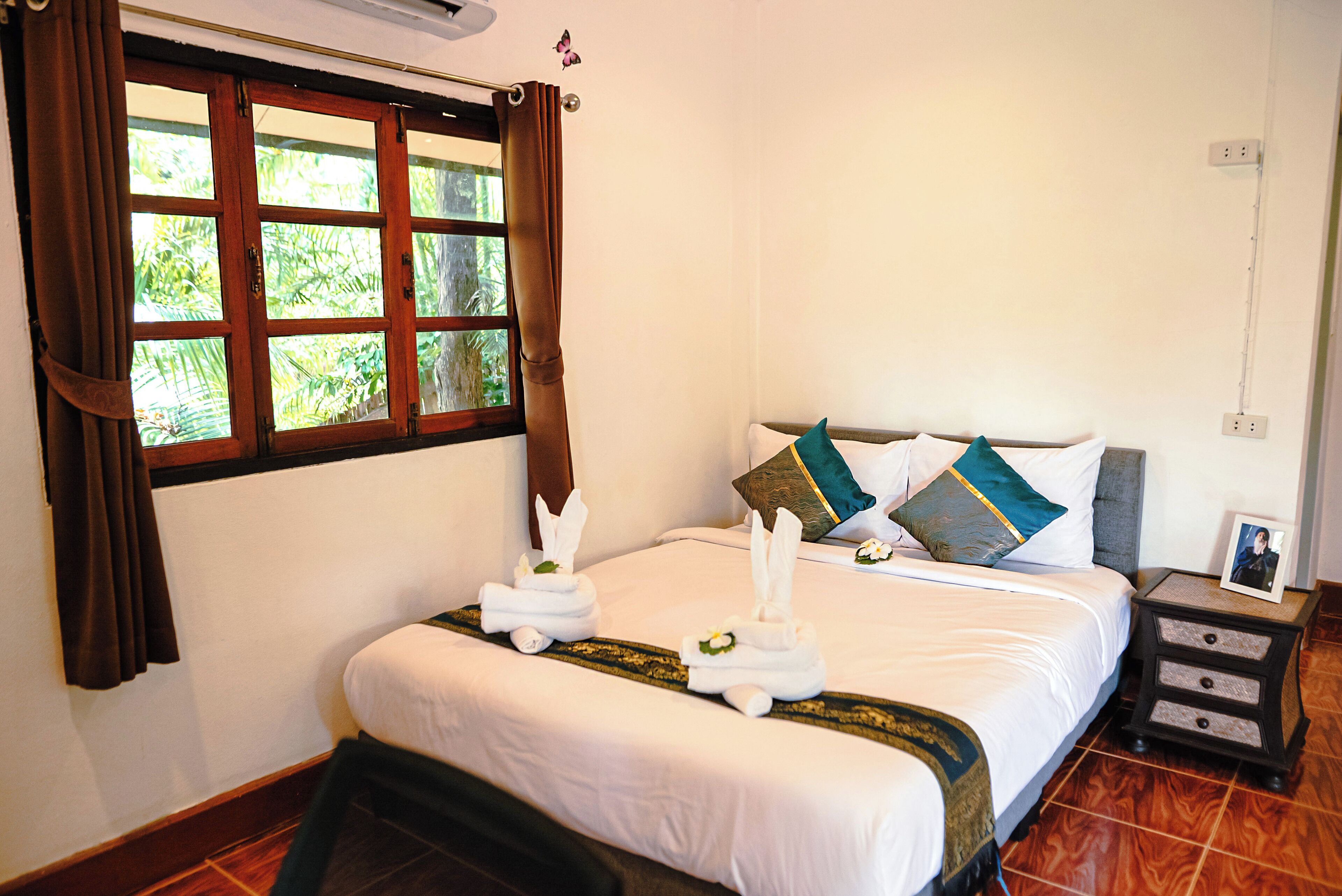 In-room safe, desk, free WiFi, bed sheets