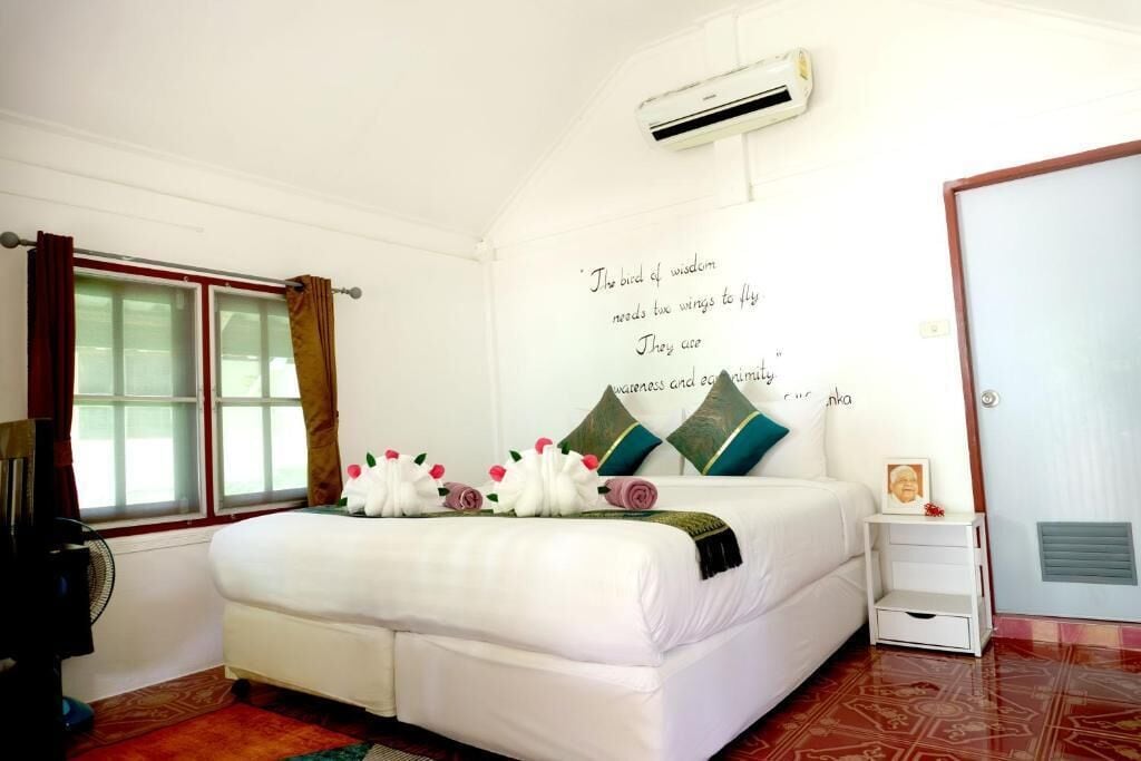 In-room safe, desk, free WiFi, bed sheets