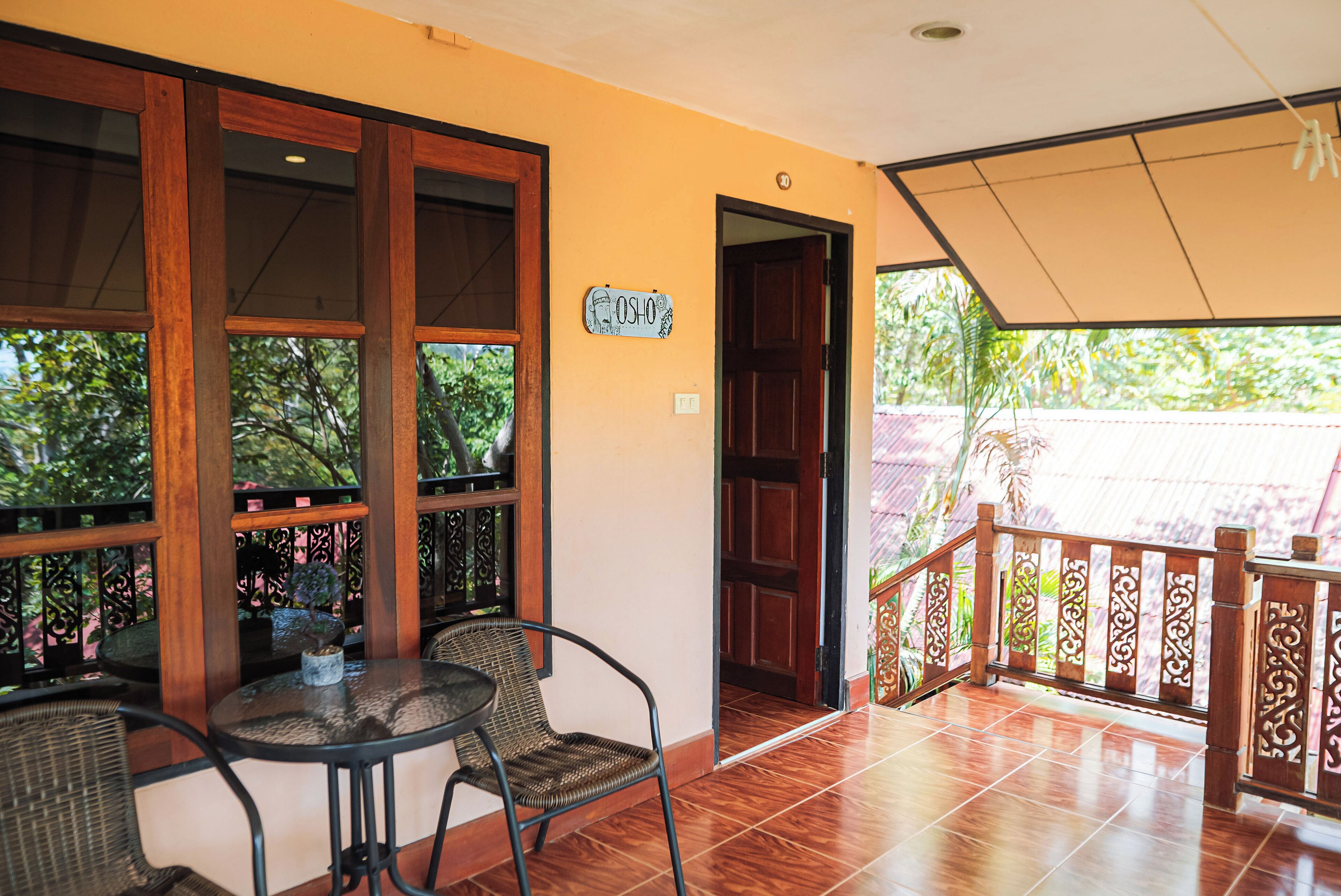 Coffres-forts dans les chambres, bureau, Wi-Fi gratuit, draps fournis