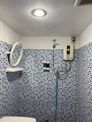 Shower, towels, soap, shampoo