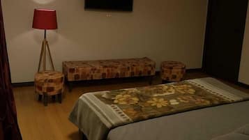 Family Room | Rollaway beds, free WiFi, bed sheets