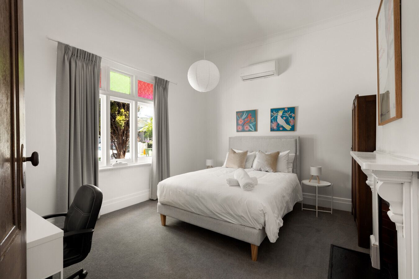 Desk, iron/ironing board, WiFi, bed sheets