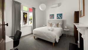 Unclassified image, 5 of 12, button - Art Deco Era Guest Cottage with Off Street Parking (Northcote)