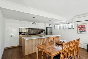 Dining - Maylands Retreat – Spacious 5BR Family Haven with Parking & Outdoor Area (Maylands)