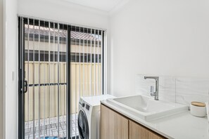 Interior - Maylands Retreat – Spacious 5BR Family Haven with Parking & Outdoor Area (Maylands)