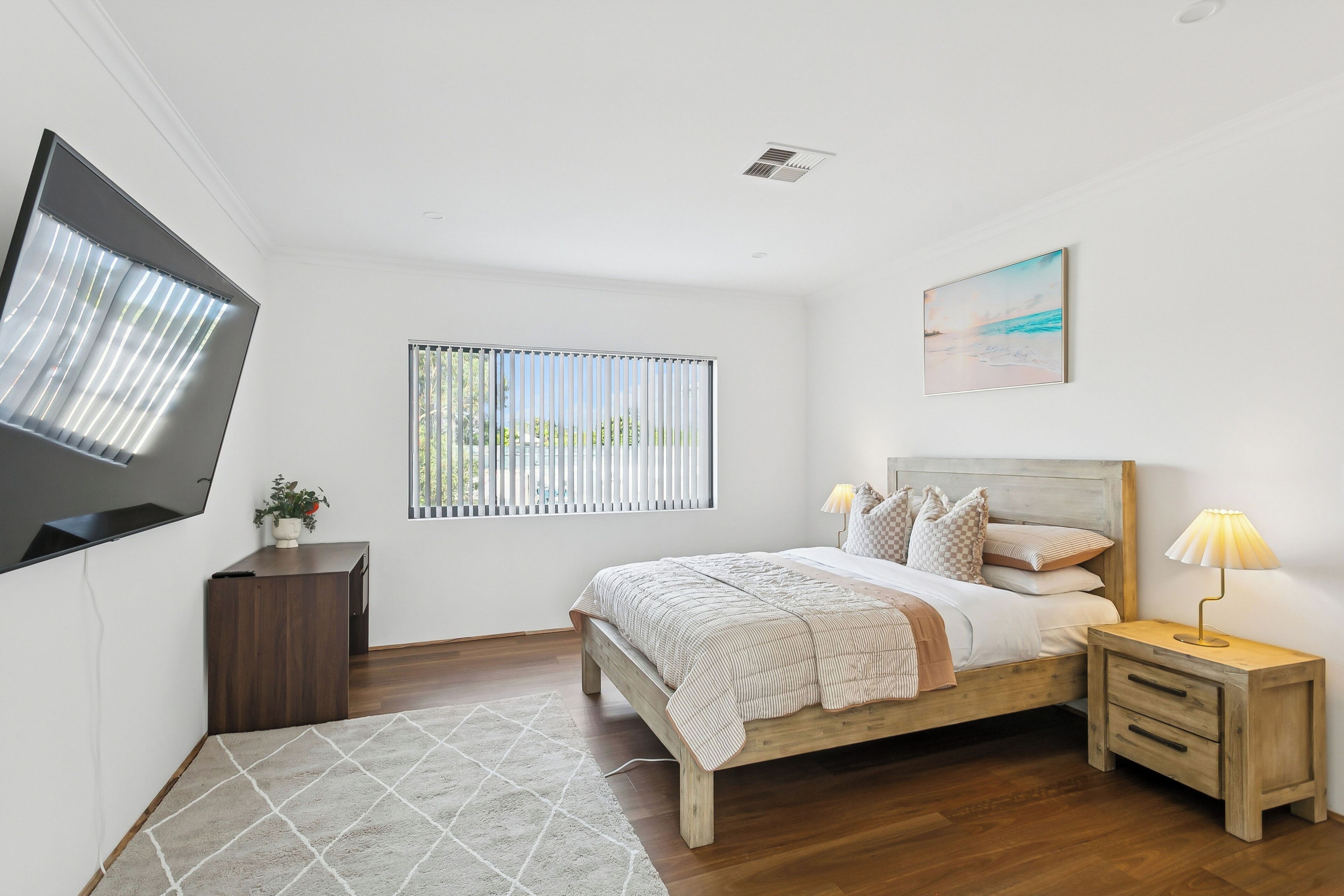 Desk, iron/ironing board, travel cot, Internet