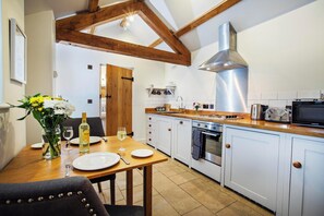 Fridge, microwave, oven, dishwasher - The Stalls, scenic rural retreat near Durdle Door (Wareham)