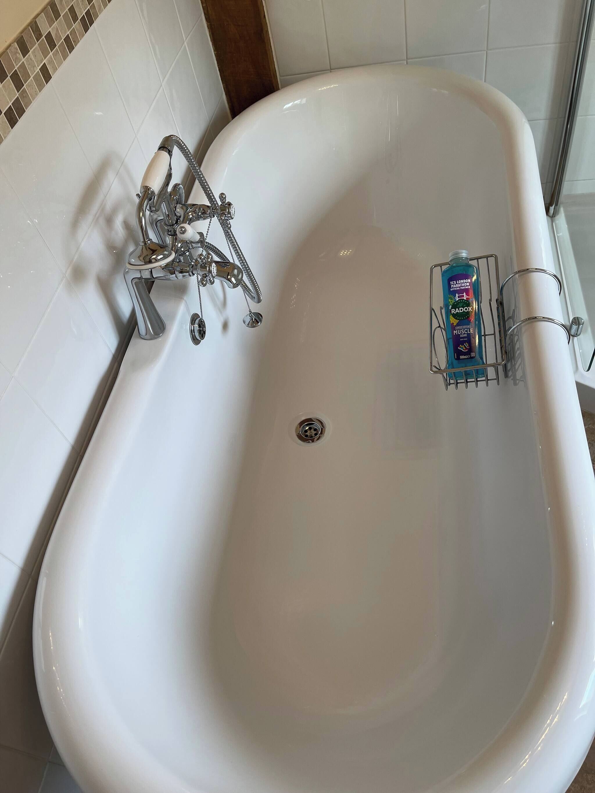 Room, 2 Bedrooms, Smoking | Bathroom