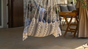 Vila, 3 quartos, piscina particular, vista para o jardim | Terraço/pátio