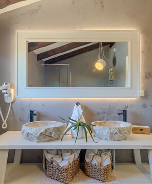 Villa, 3 Bedrooms, Private Pool, Garden View | Bathroom - Spacious Country Villa With Private Pool (Tar-Vabriga)