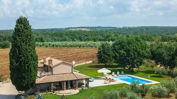 Vila, 3 quartos, piscina particular, vista para o jardim | Piscina | Piscina externa