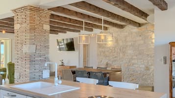 Vila, 3 quartos, piscina particular, vista para o jardim | Parte interna