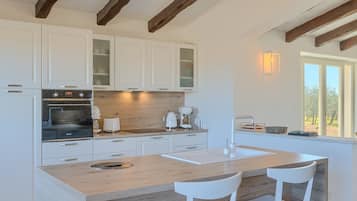 Vila, 3 quartos, piscina particular, vista para o jardim | Parte interna