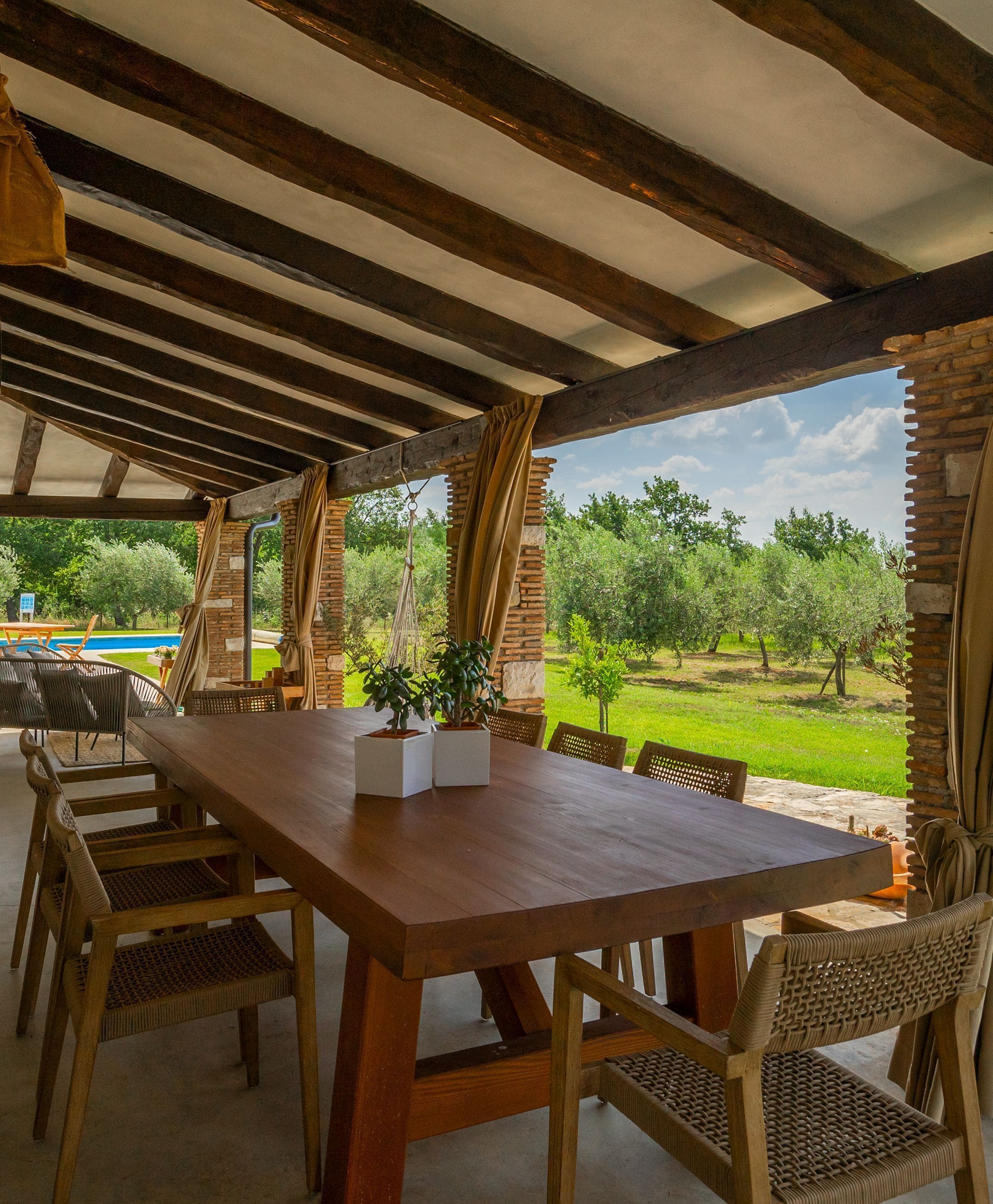 Vila, 3 quartos, piscina particular, vista para o jardim | Opções para refeição ao ar livre