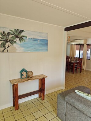 Living area - Castaway at Cowley - Beach front paradise (Cowley Beach)