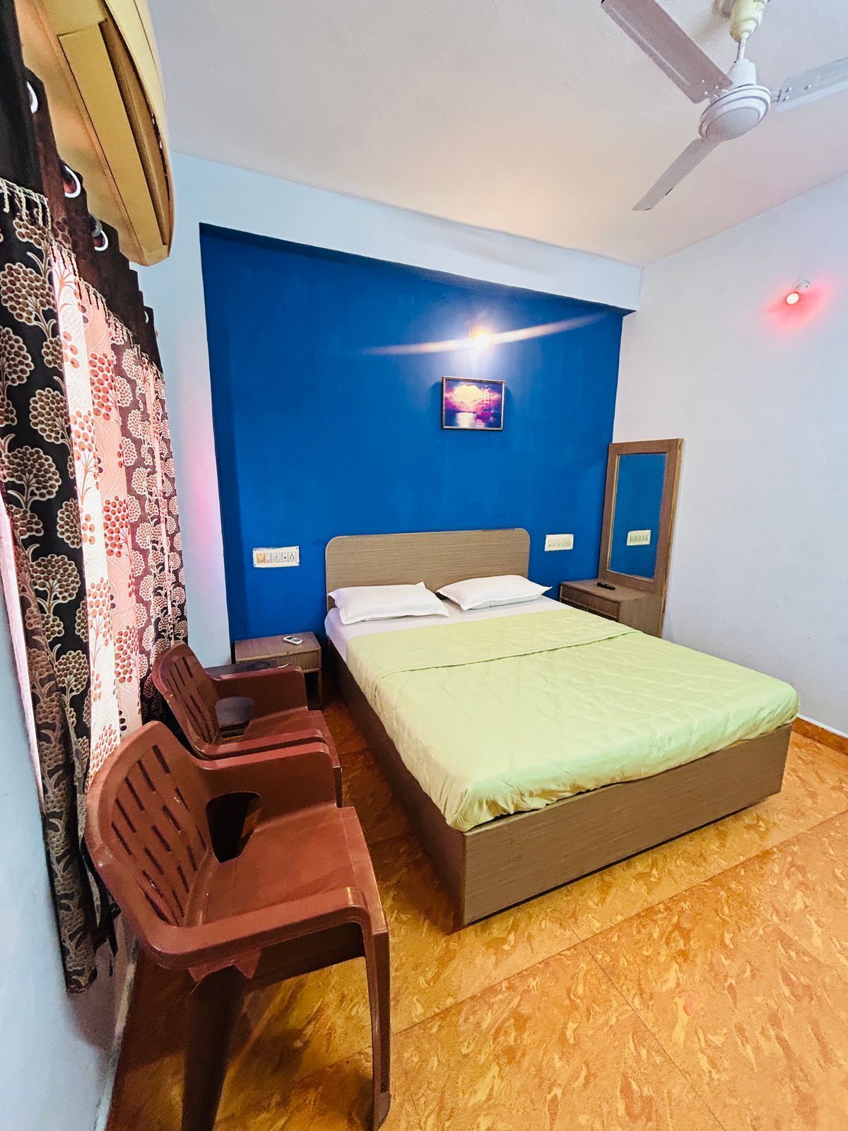 Habitación doble Deluxe, vista a la ciudad | Insonorización y wifi gratis 