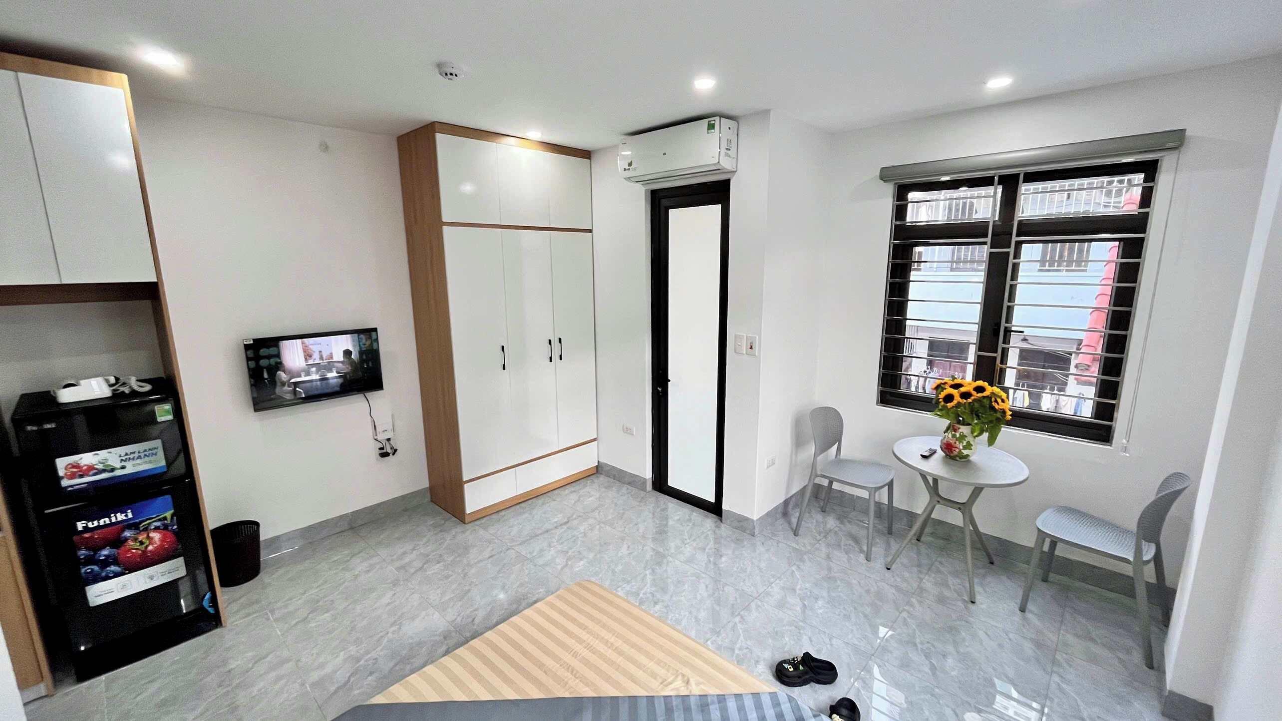 Stúdíóíbúð - svalir - borgarsýn | Míníbar, ókeypis þráðlaus nettenging, rúmföt