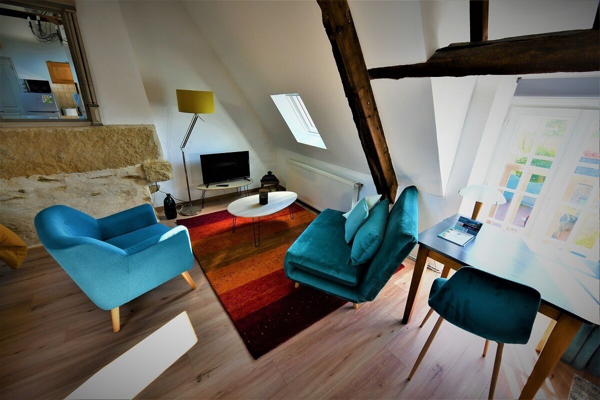 Een televisie en een tafeltennistafel