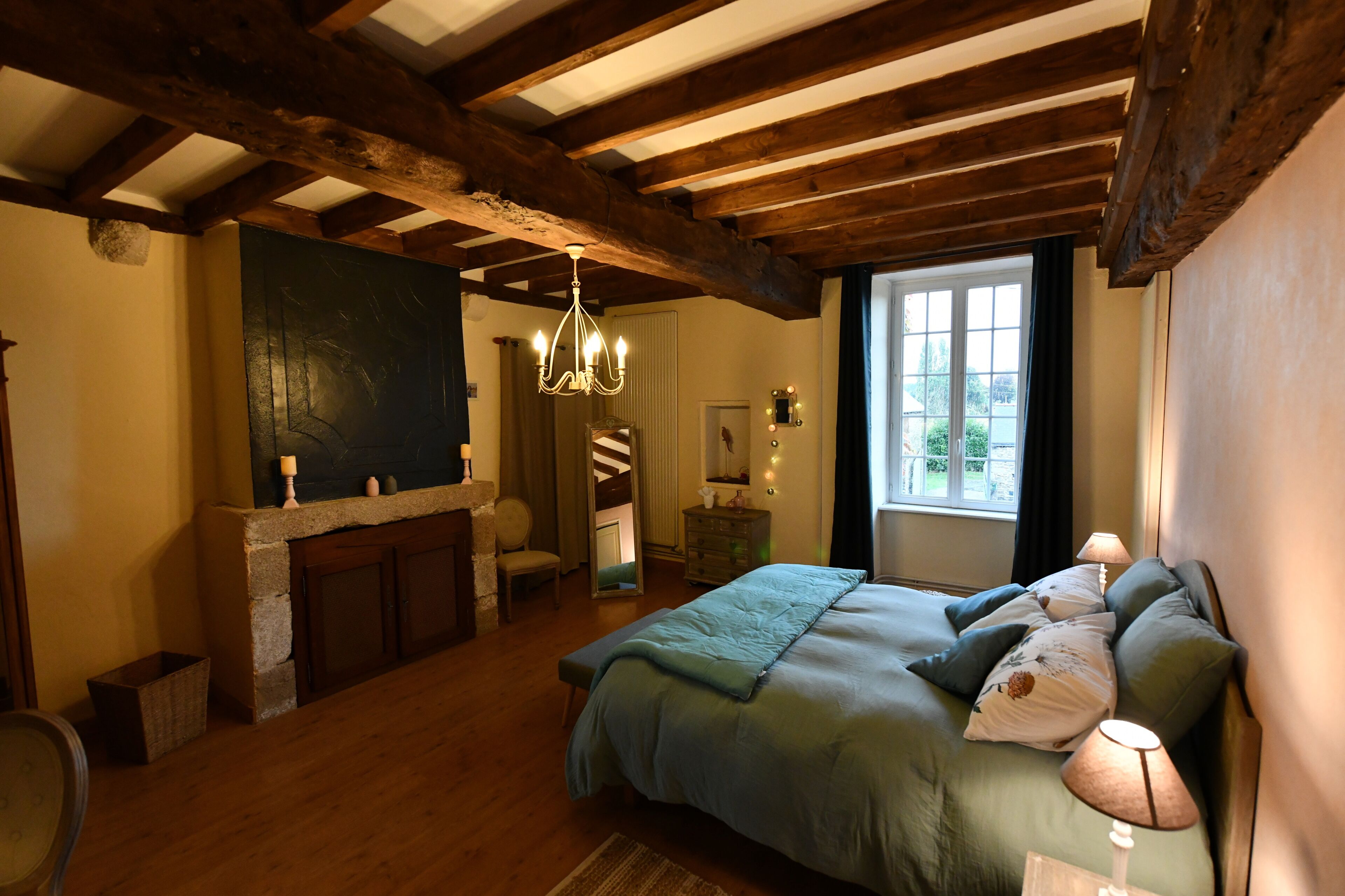 2 slaapkamers, een strijkplank/strijkijzer, beddengoed