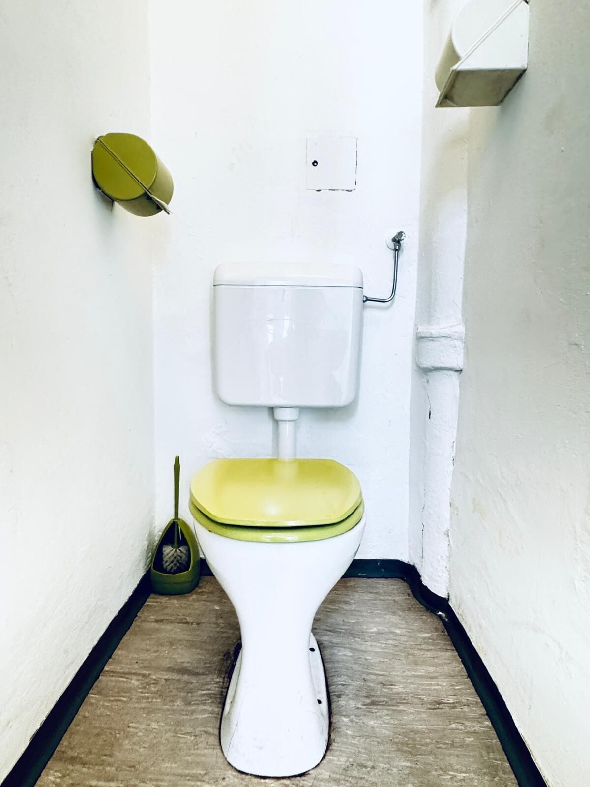 Basic Apartment | Bathroom | Combined shower/bathtub, free toiletries, hair dryer, towels