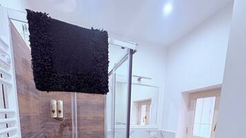 Comfort Twin Room, Patio, Courtyard View | Bathroom | Shower, free toiletries, hair dryer, bidet
