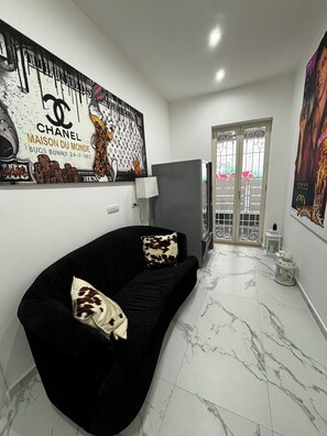 Living area - Villa Life  (San Donato Milanese)