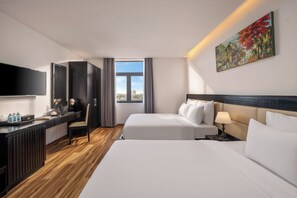 Deluxe Double or Twin Room, City View | Hypo-allergenic bedding, in-room safe, desk, laptop workspace - DAO NGOC BEACH HOTEL DA NANG (Da Nang)