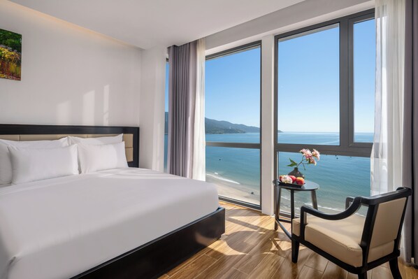 Hypo-allergenic bedding, in-room safe, desk, laptop workspace - DAO NGOC BEACH HOTEL DA NANG (Da Nang)