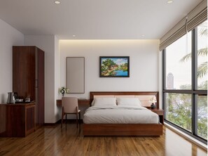 مكتب ومساحة عمل للكمبيوتر المحمول وستائر تعتيم وتجهيزات عازلة للصوت