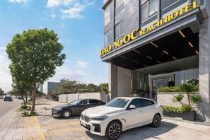 Front of property - DAO NGOC BEACH HOTEL DA NANG (Da Nang)