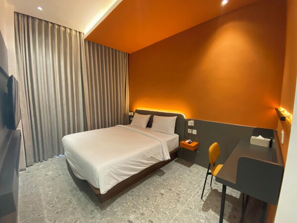 Een bureau, een laptopwerkplek, gratis wifi