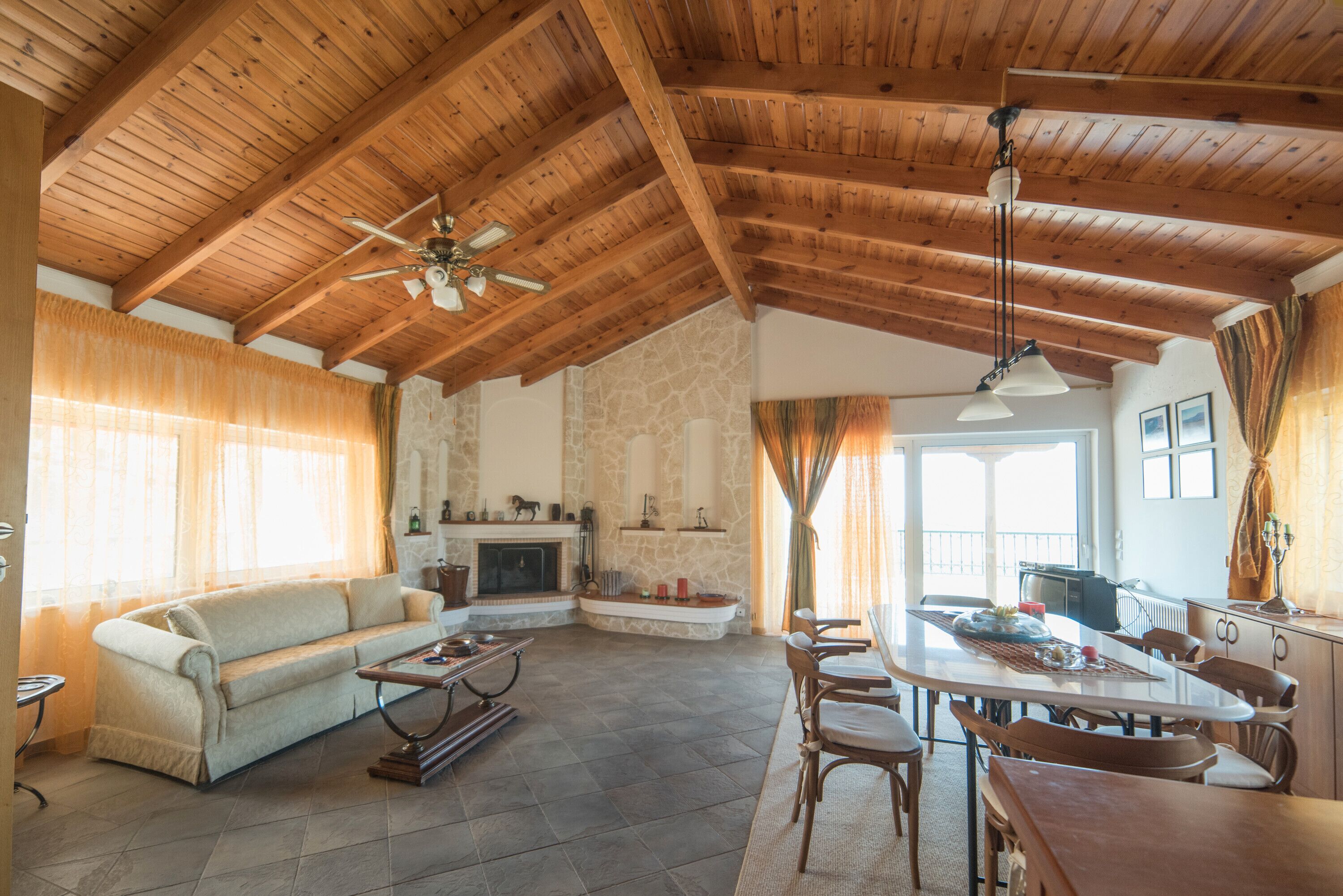 Télévision, cheminée