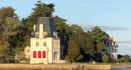 Charmante Maison de Pêcheur Sea Holly à Tréboul – Proche Plages et Port