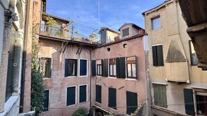 Exterior - Mozart (5 min to Rialto's Bridge) (Venecia)