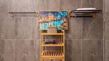 Deluxe Villa, 2 Bedrooms, Balcony, Bay View | Bathroom | Shower, free toiletries, hair dryer, bidet