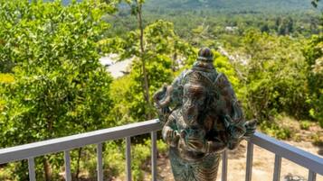 Deluxe Villa, 2 Bedrooms, Balcony, Bay View | Terrace/patio