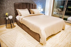 Iron/ironing board, free WiFi, bed sheets